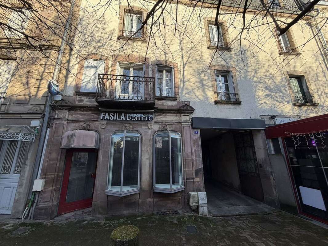 Commerce à LUXEUIL-LES-BAINS