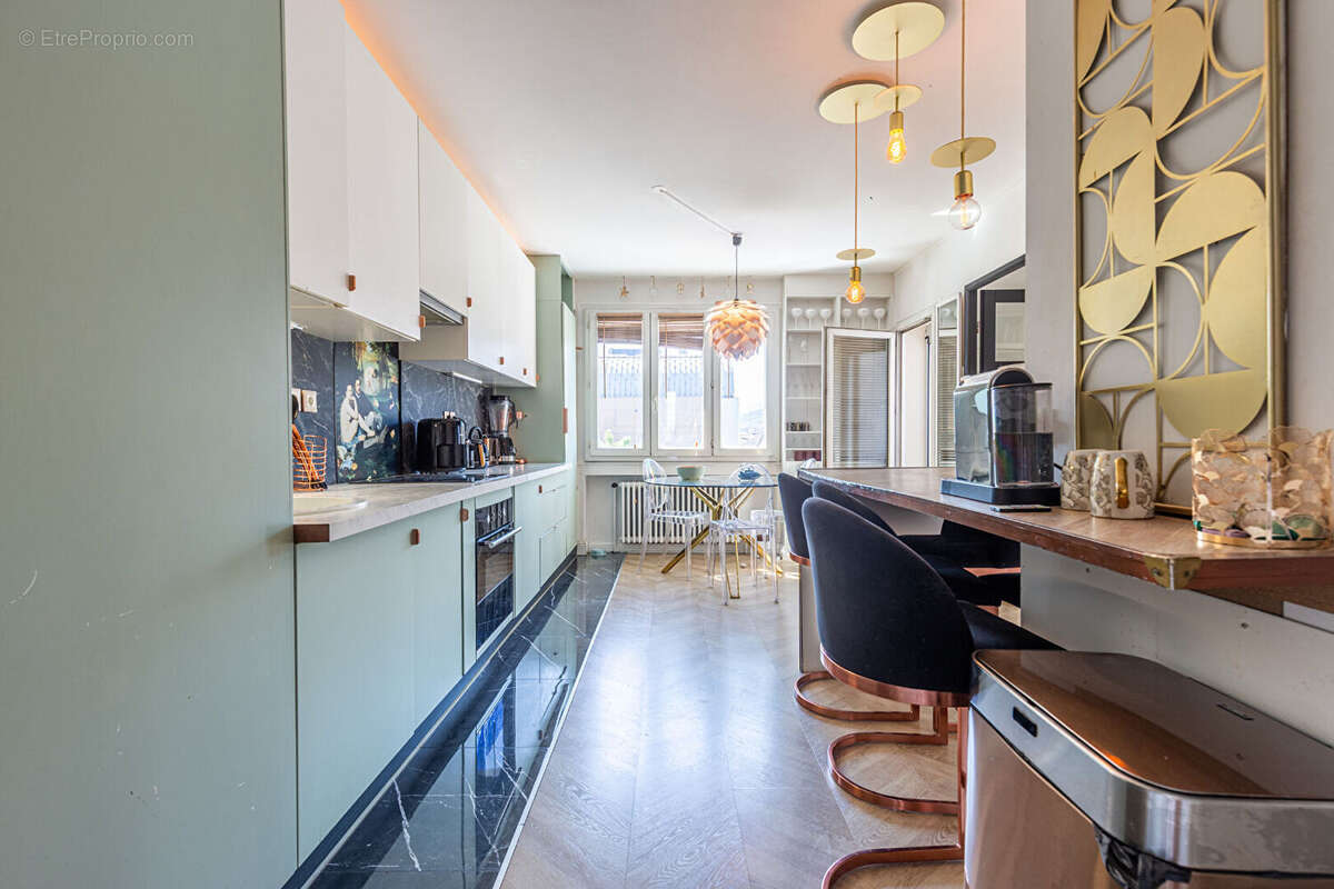 Agence immobiliere laforet - exclusivite - "sauge" - annecy - appartement traversant t3 de 57,26m² - balcon - cave - garage - photo 5