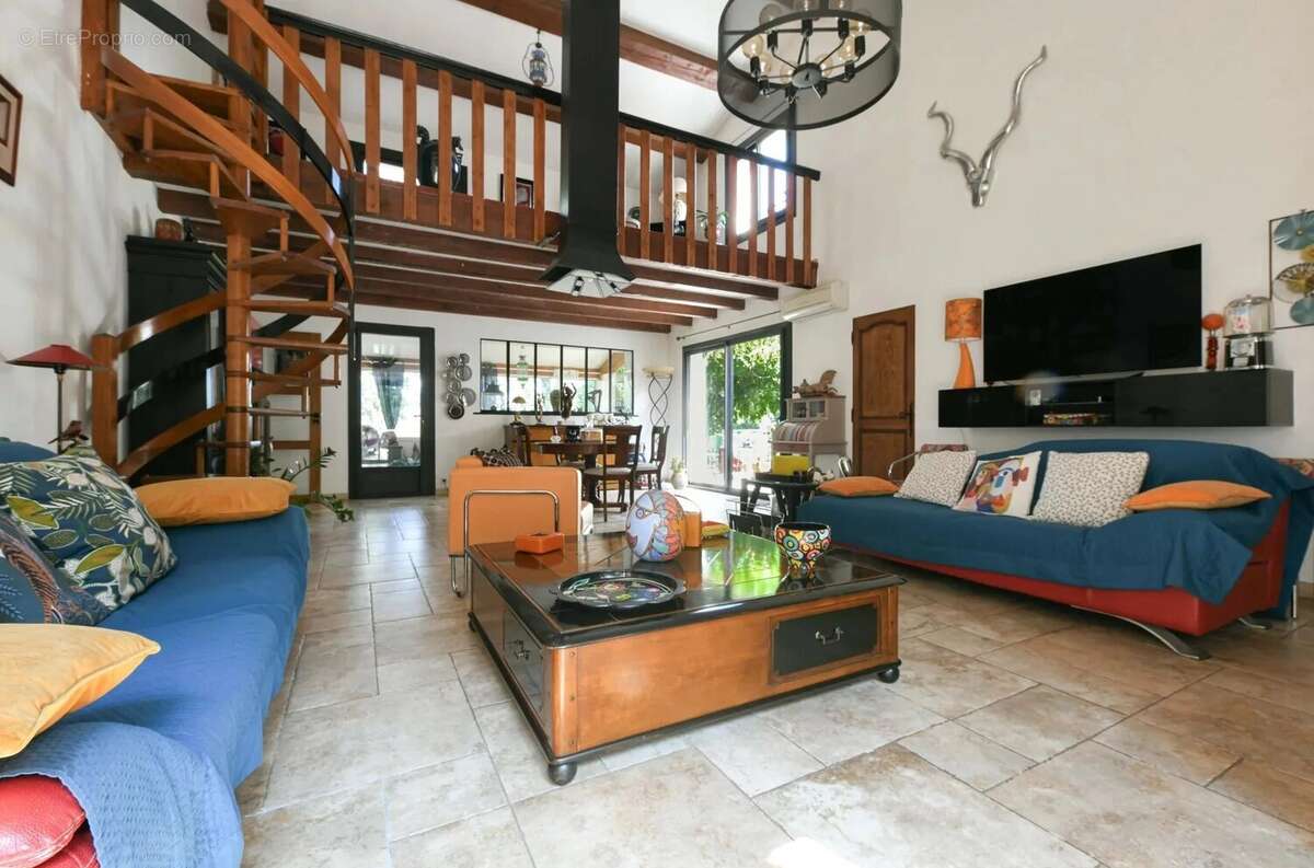 Maison méridionale de 175 m² située à 8 km d'Uzès - photo 2
