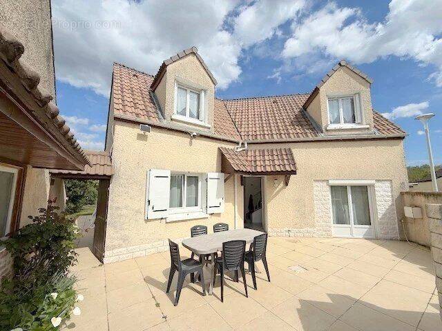 Maison à COMBS-LA-VILLE