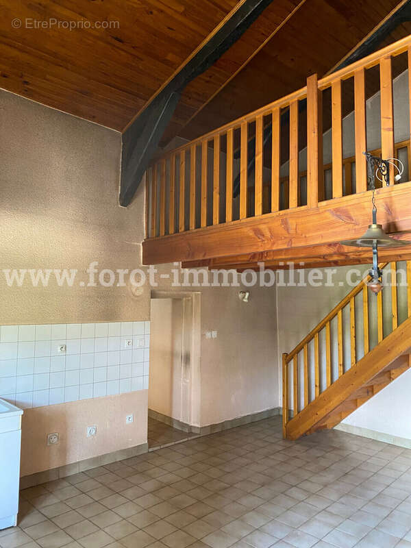 Maison à SAINT-CIERGE-SOUS-LE-CHEYLARD