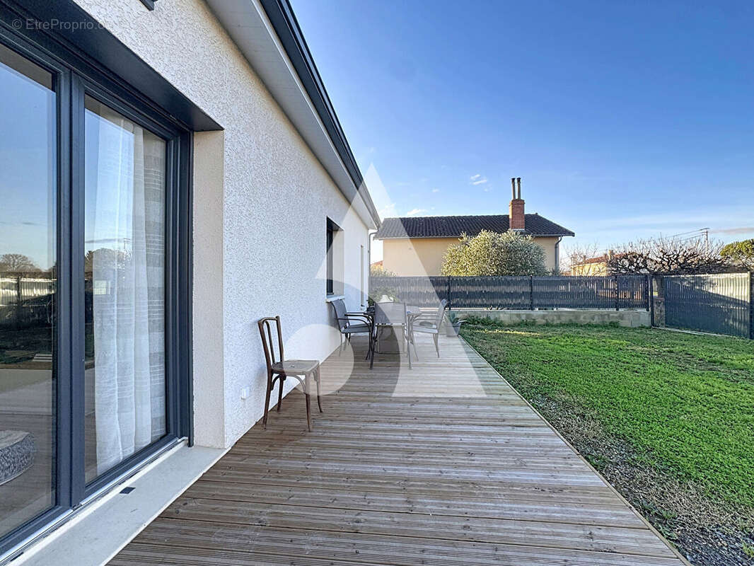 Maison à LESCURE-D'ALBIGEOIS