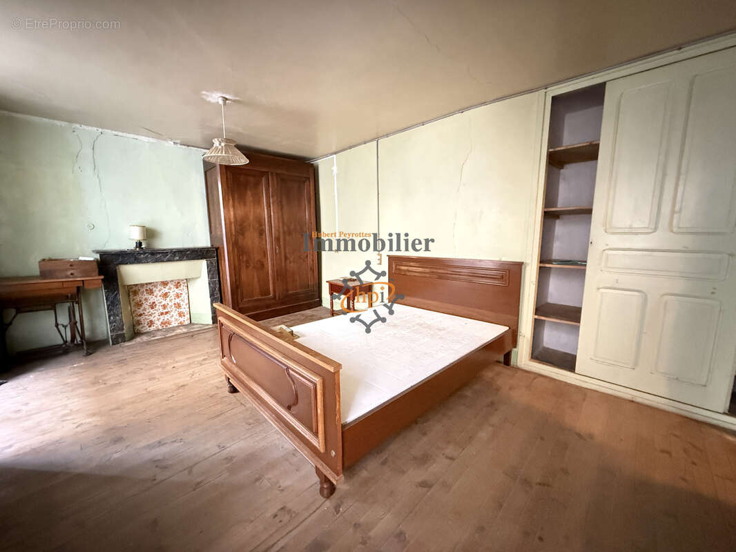 VENTE Maison de 96 m2, au coeur du village de Fayet, à rénover - photo 5