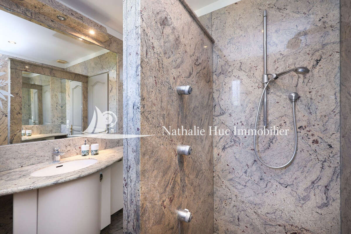 Maison à SAINT-CYPRIEN