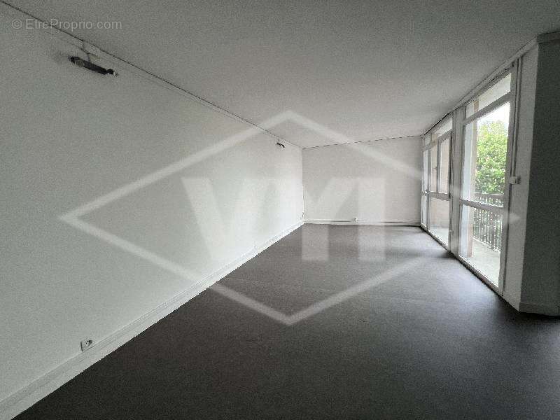 Appartement à BOUSSY-SAINT-ANTOINE