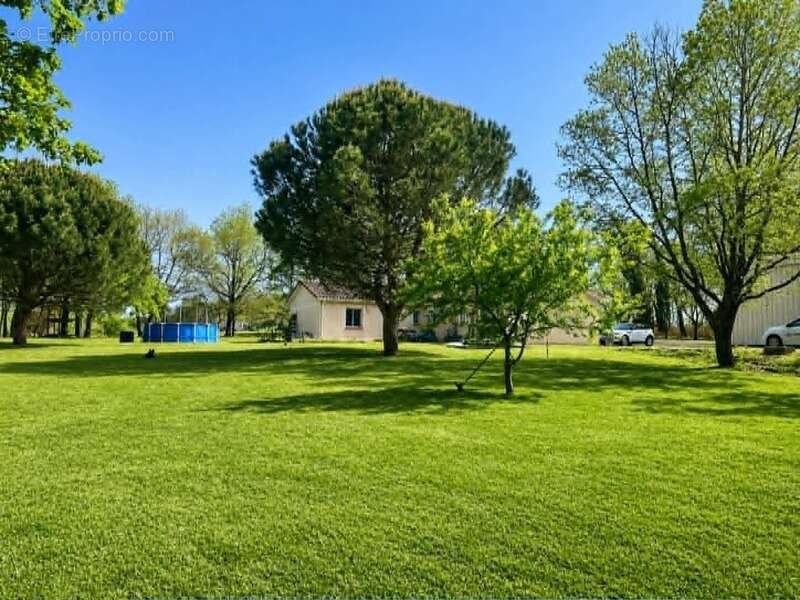 Maison plain-pied avec local indépendant de 106 m² sur superbe parc de 10 000 m² – Birac-sur-Trec (47) - photo 16