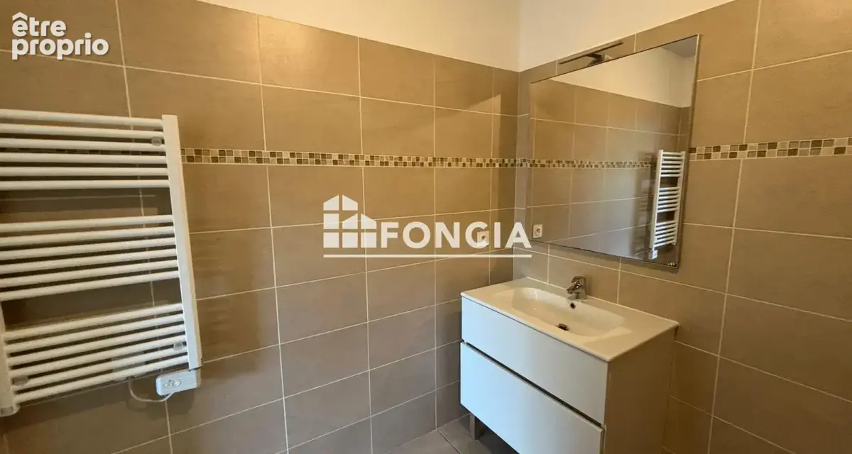 Cannes la Bocca - Appartement T2 43,31 m2 avec double parking - à Cannes – Résidence avec piscine - - photo 8