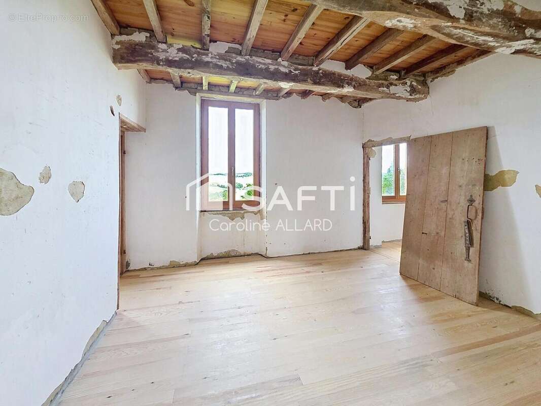 Maison 177 m² à Montpezat  - photo 2