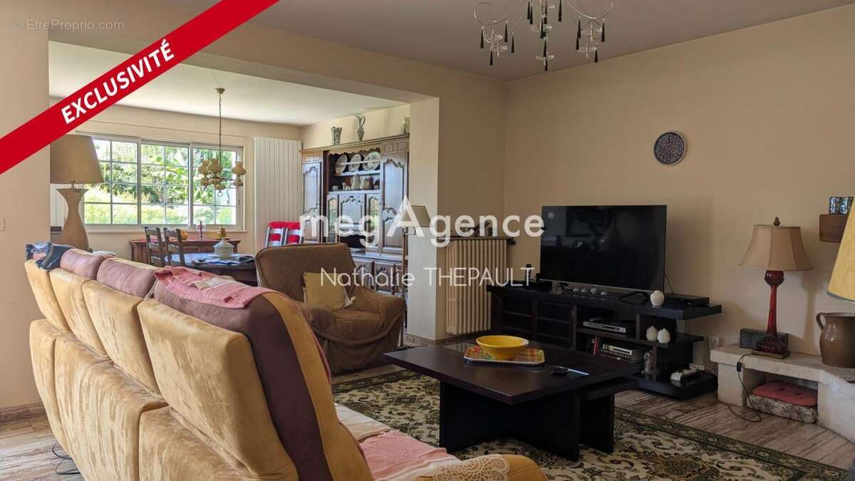 GUERNES (78520) – Élégante propriété familiale de 230 m² - photo 5