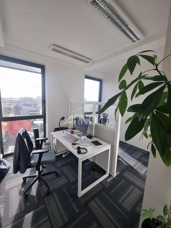 Commerce à SAINT-SEBASTIEN-SUR-LOIRE