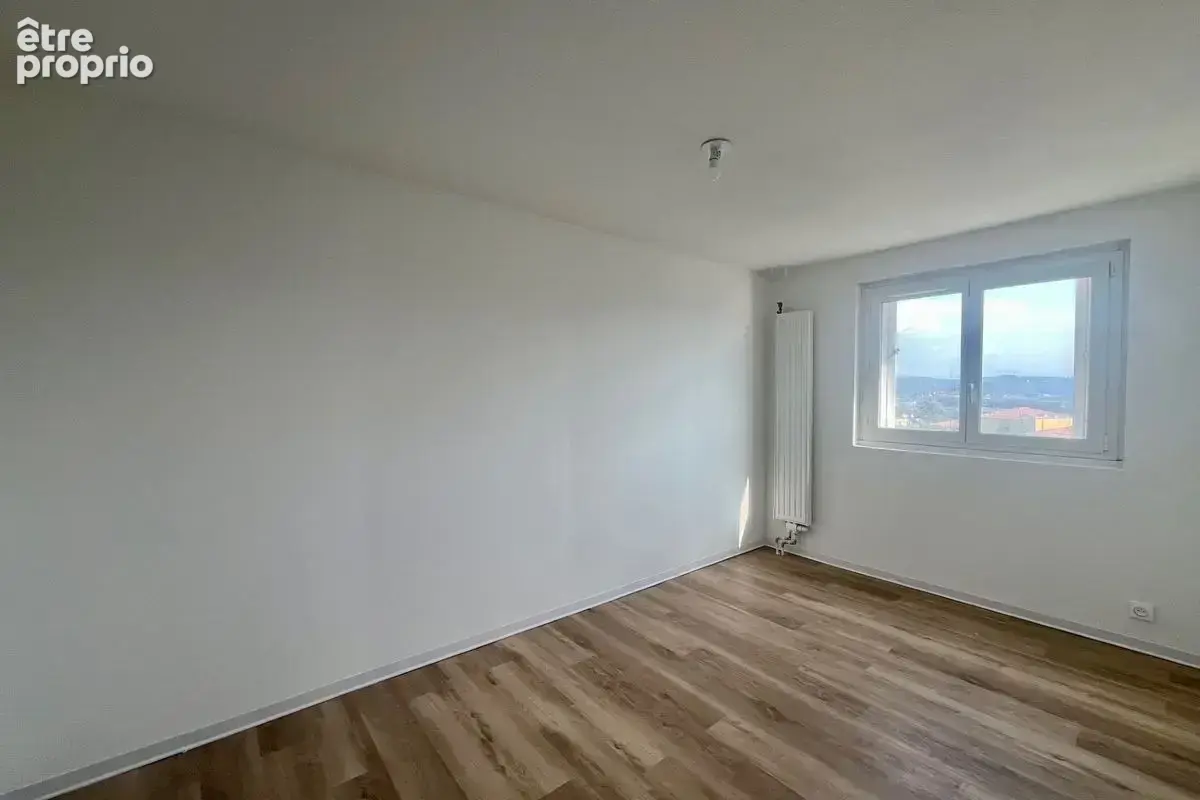 Rare à la vente T5 de 100m² au 4ième et dernier étage sans ascenseur lumineux entièrement rénové aix ouest proche commodités - photo 4