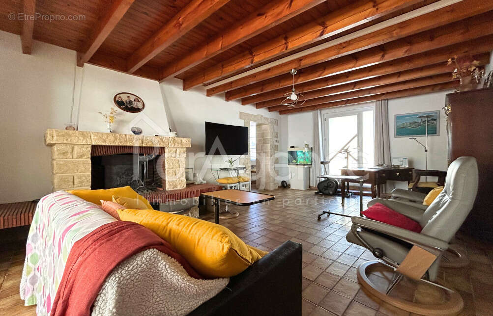 Maison à SAINT-JUST-LUZAC