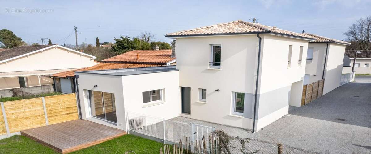 Terrain à ARTIGUES-PRES-BORDEAUX