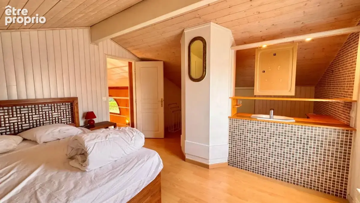 Grande villa "atypique" avec piscine - photo 13