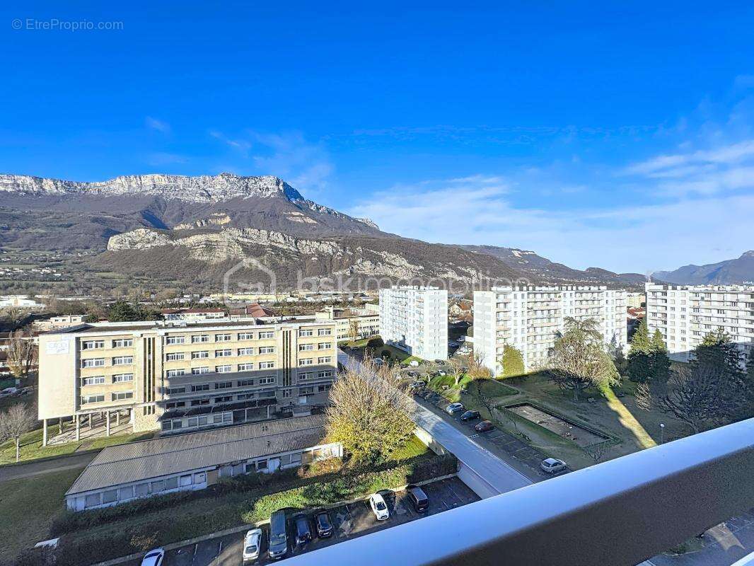 Appartement à LE PONT-DE-CLAIX