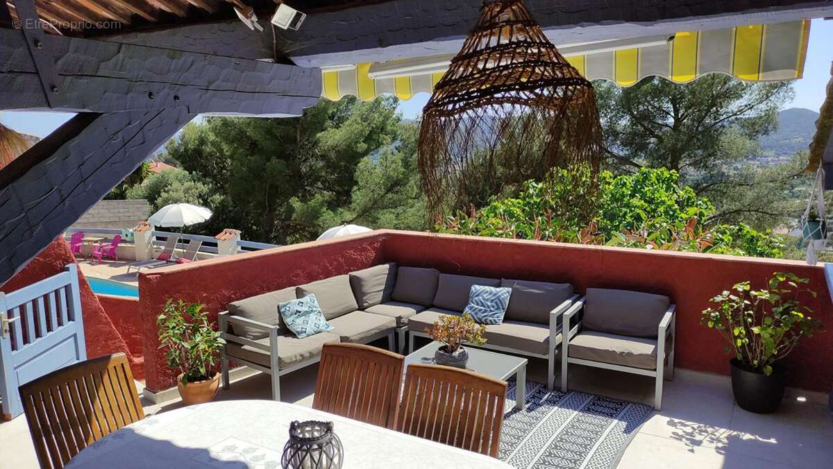 Maison à BORMES-LES-MIMOSAS