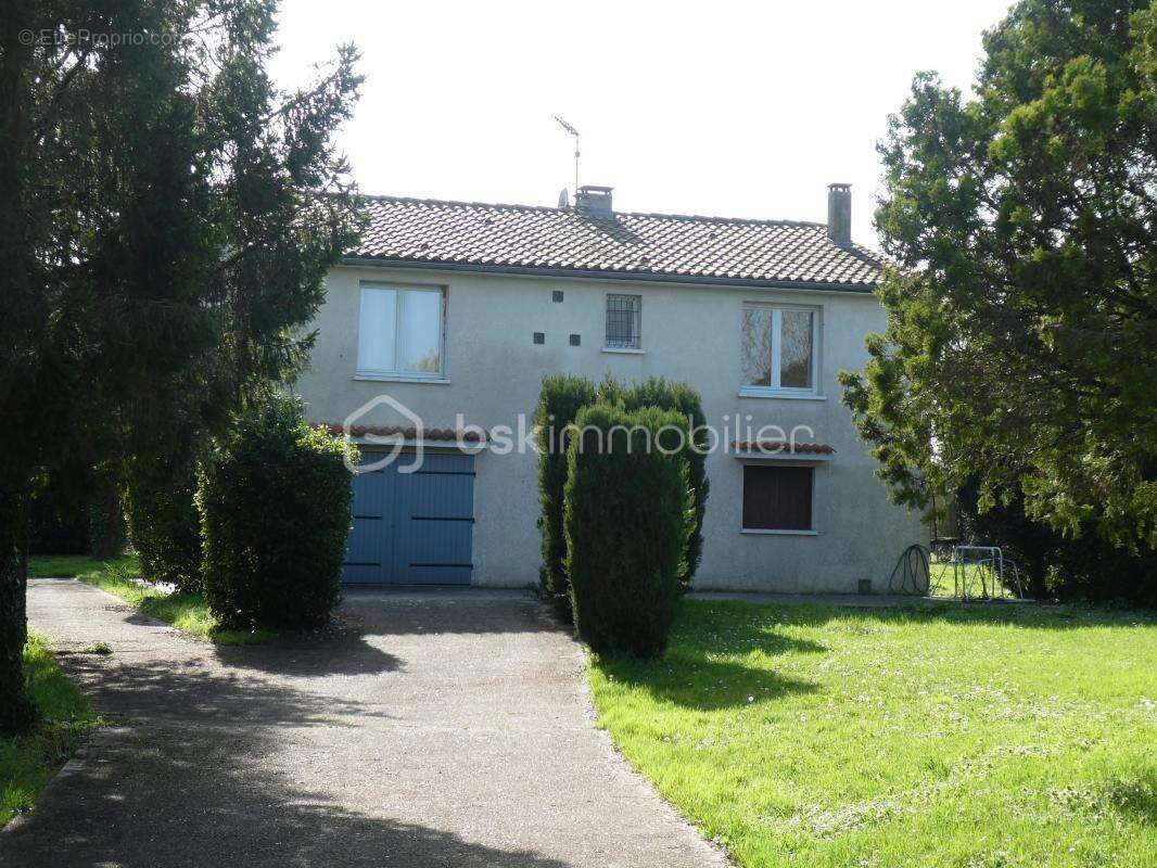  Maison 4 chambres avec terrain arboré de 1 548 m² – À 5 min de Saint-Jean-d'Angély - photo 4