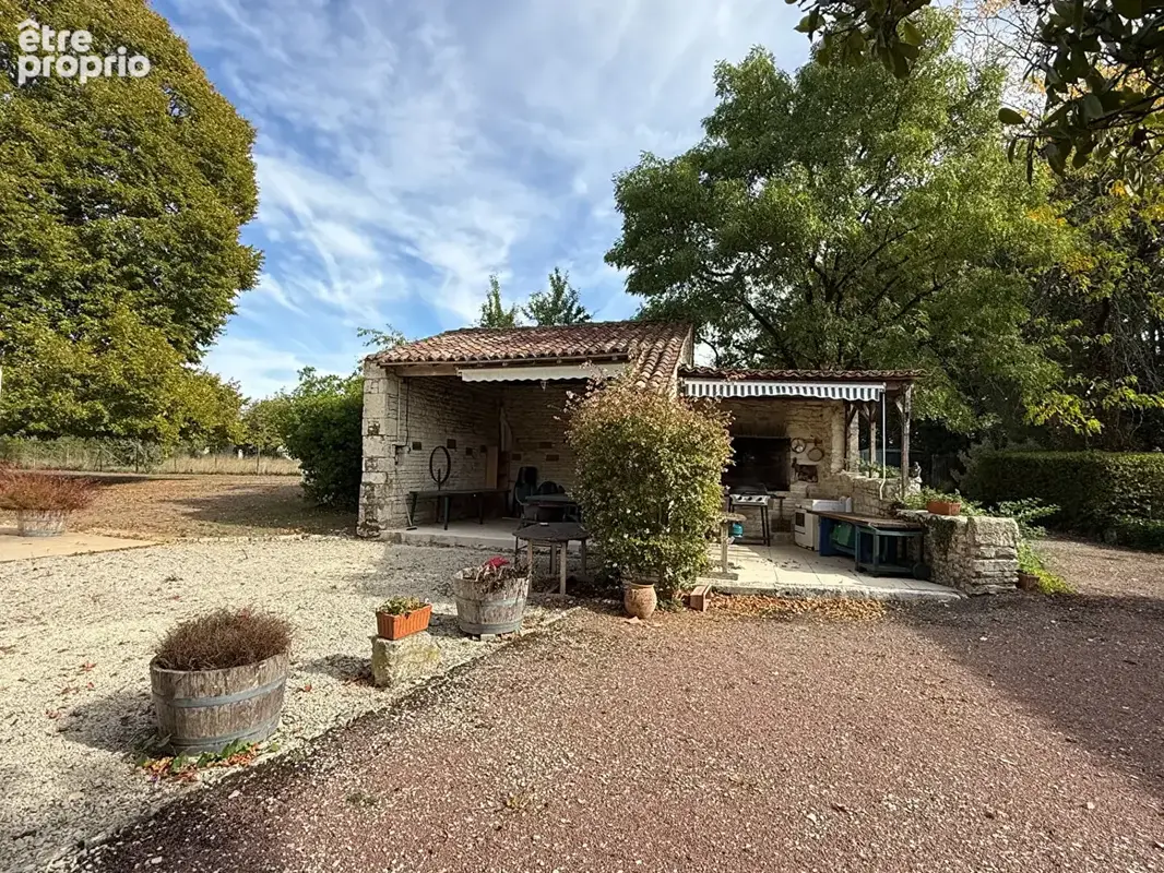 Élégant manoir charentais avec gîtes, piscine chauffée et vaste terrain - photo 21