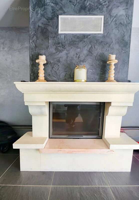 Maison à COLLONGES-SOUS-SALEVE