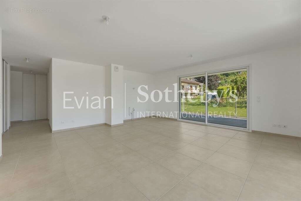 Appartement à EVIAN-LES-BAINS