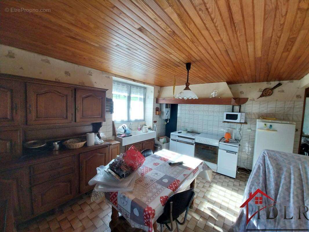 Maison à DAMBENOIT-LES-COLOMBE