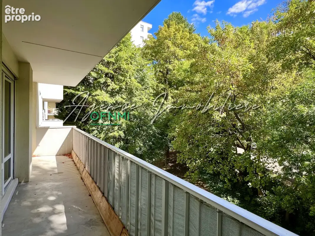 St étienne, la résidence du parc, élégant t5 avec balcon, cave et places de parking privatives. - photo 9