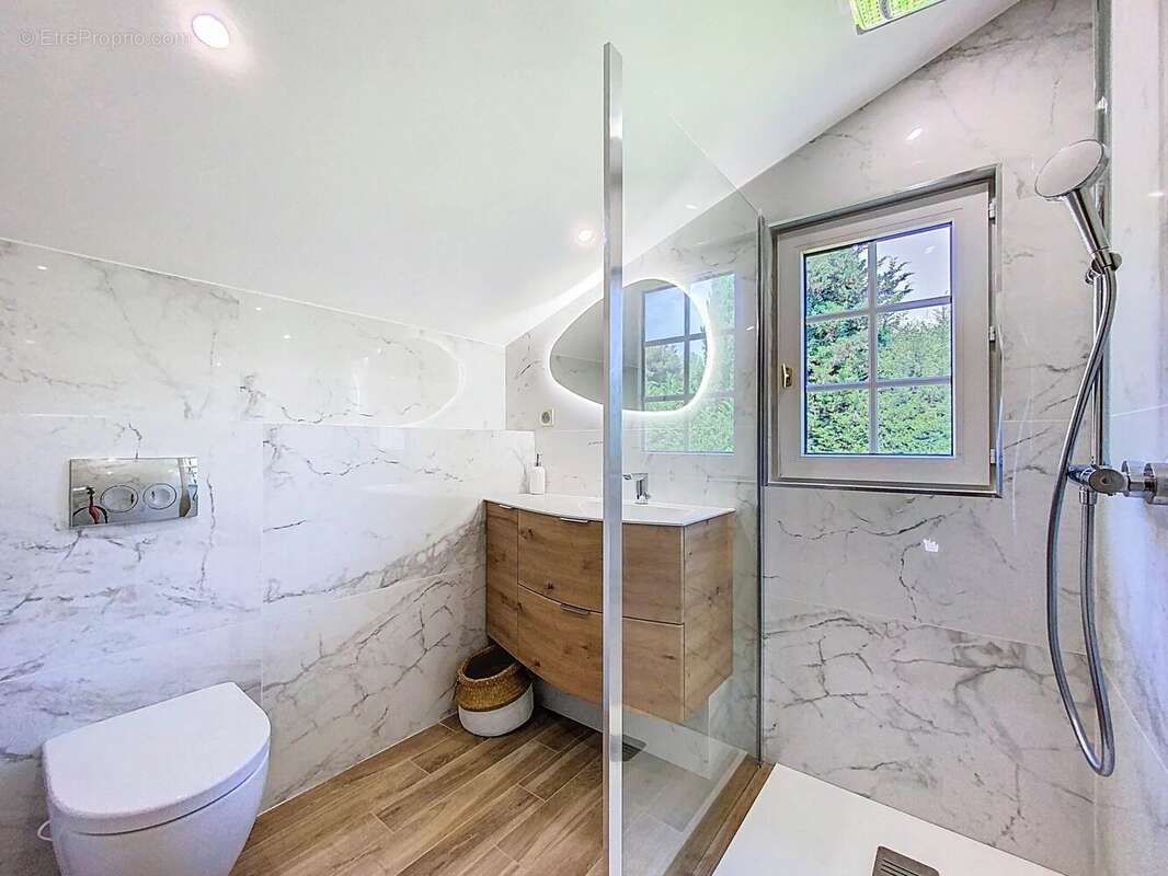 Maison à LA GAUDE