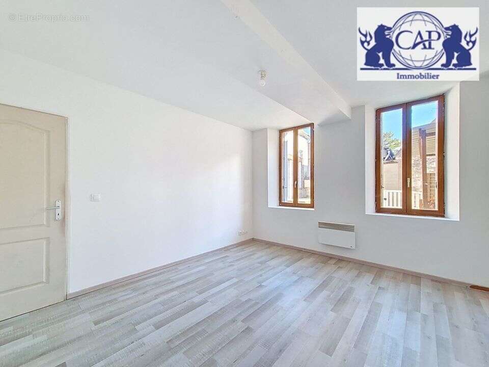 Maison à PONT-SUR-YONNE