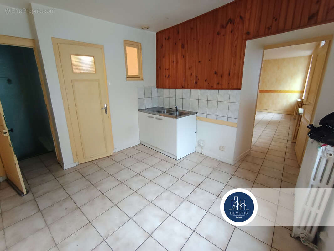 Maison à MONTFORT-LE-GESNOIS