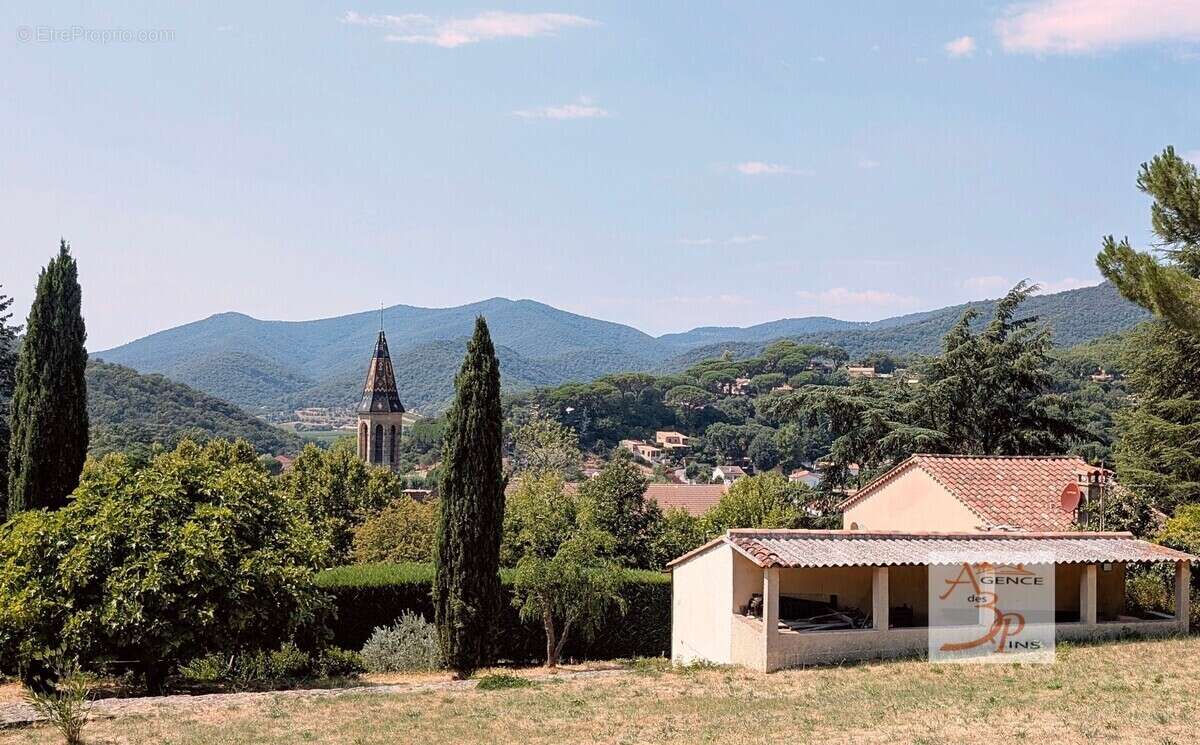 Maison à COLLOBRIERES