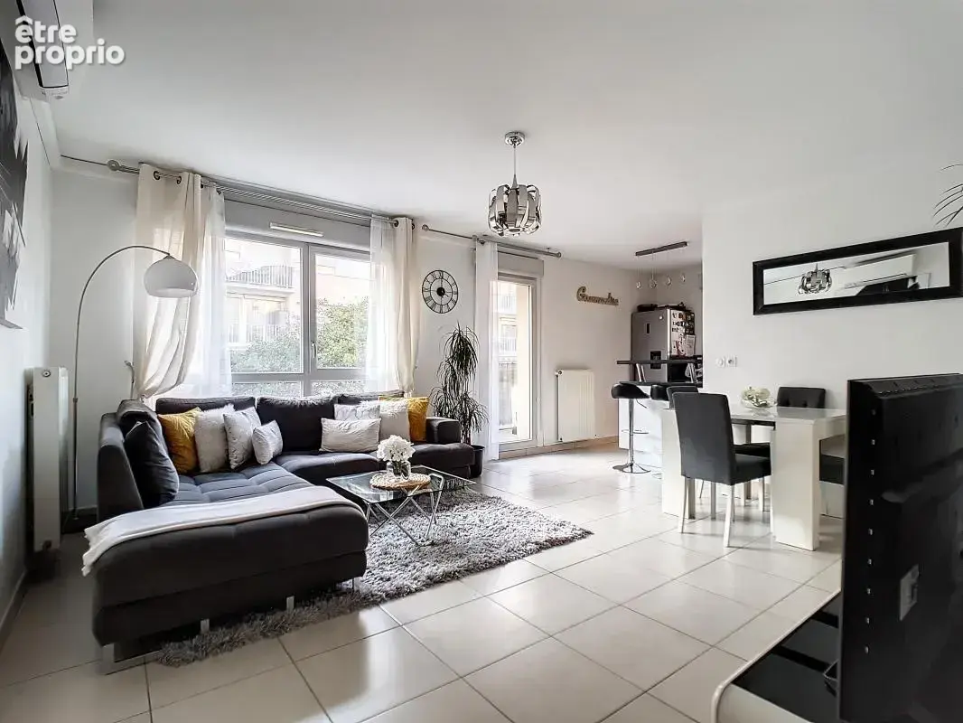 Appartement à BRON