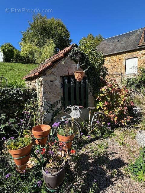 Maison à POUQUES-LORMES