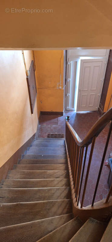 Appartement à VILLENEUVE-L'ARCHEVEQUE