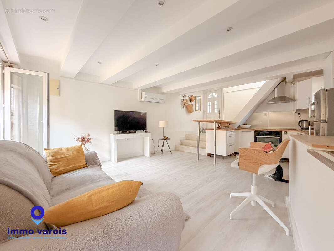 Maison de village rénovée avec terrasse tropézienne au cœur de Pierrefeu-du-Var - photo 3