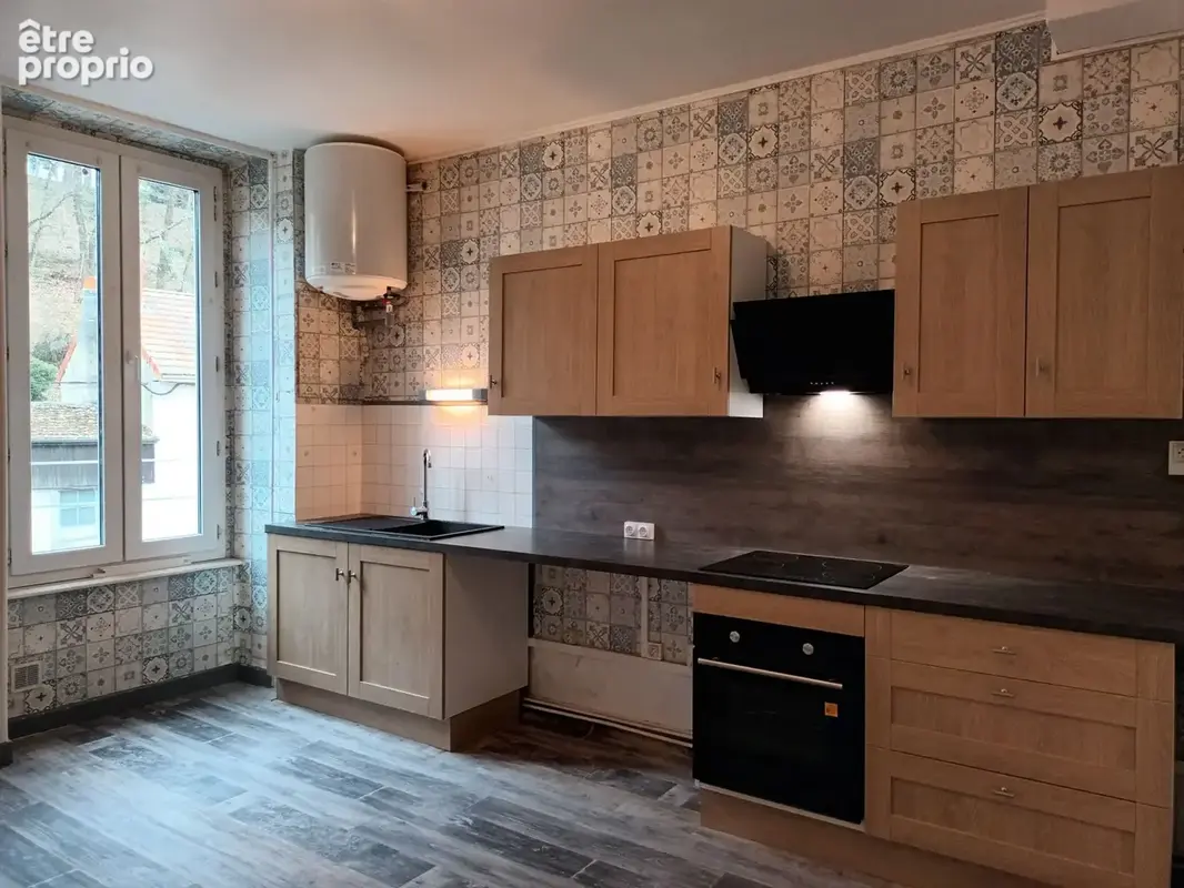 Appartement 1 021 m² à vendre à Pontaumur (63380) - photo 9