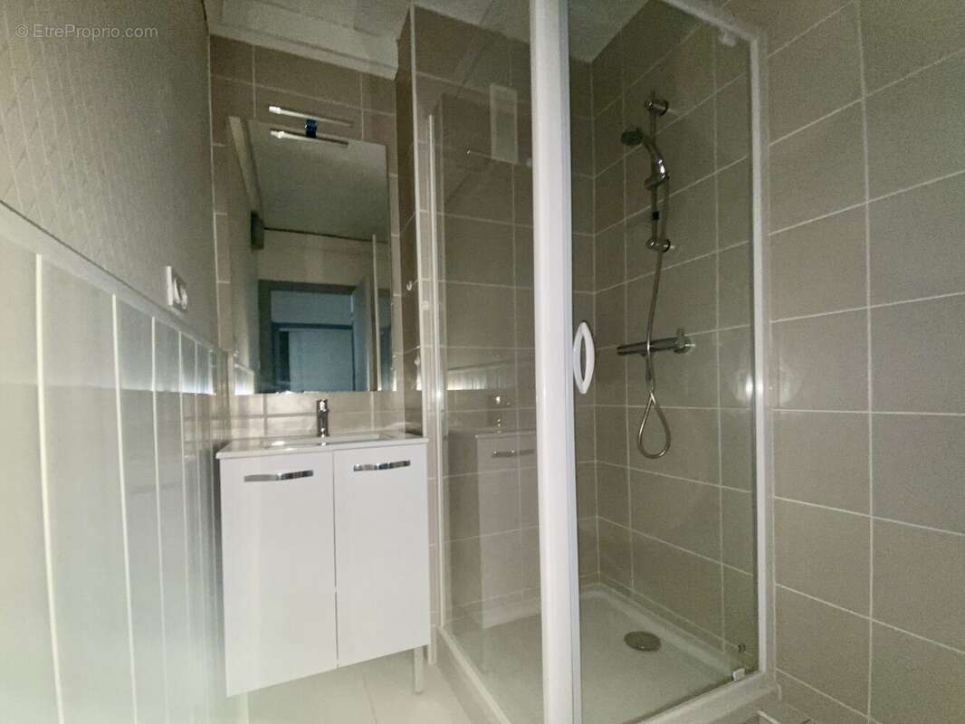 Appartement 27 m² à Romans-Sur-Isere  - photo 7