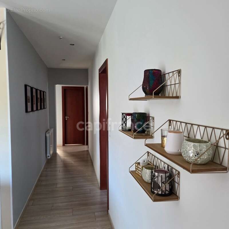 BASTELICACCIA (Corse du sud) proche AJACCIO: Villa de 360m2 avec  piscine et jardin paysager - photo 10