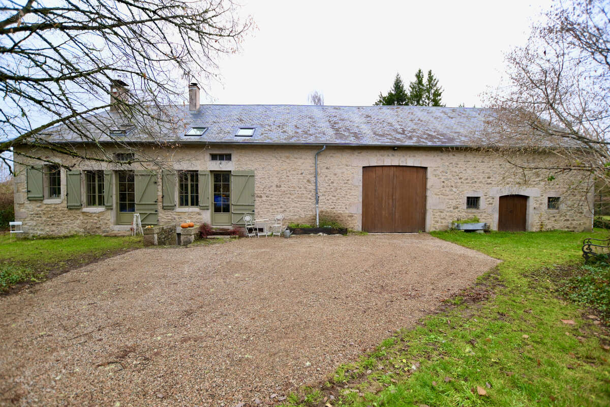 Maison à DUN-LES-PLACES