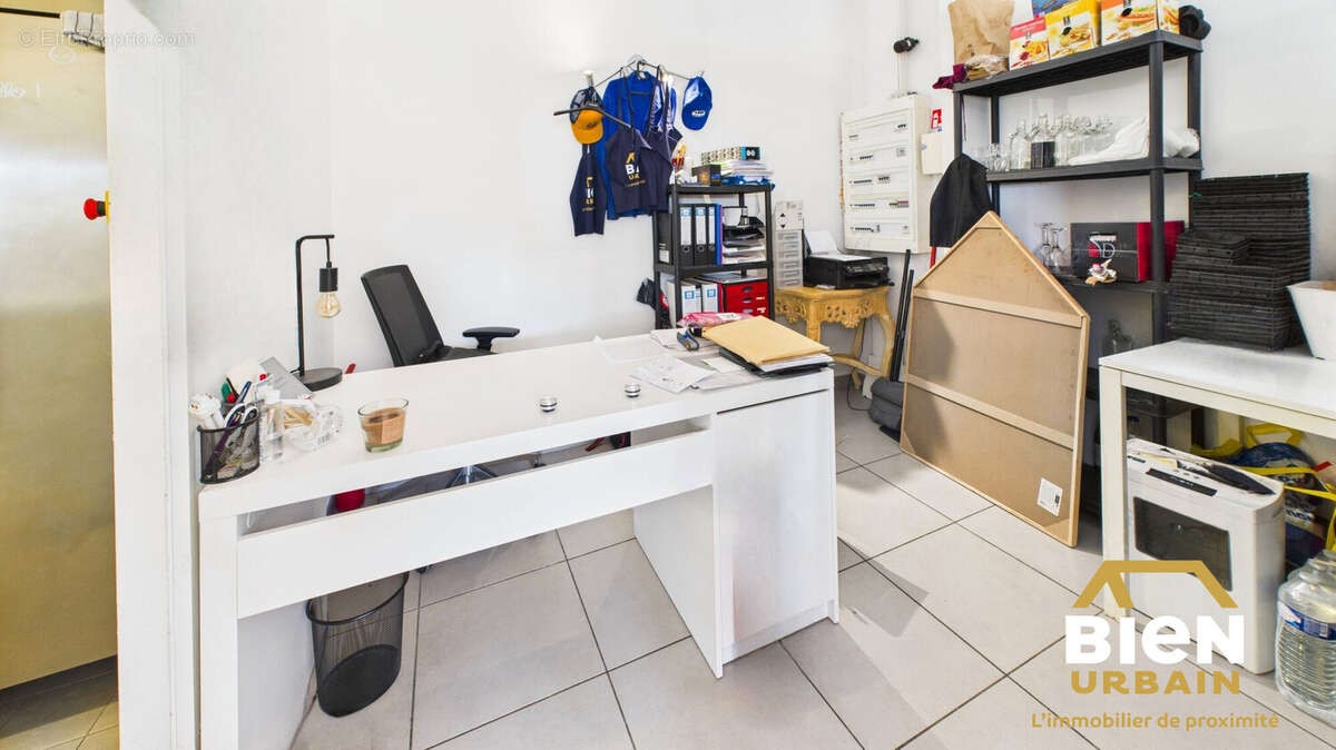 Autre à SAINT-CHAPTES