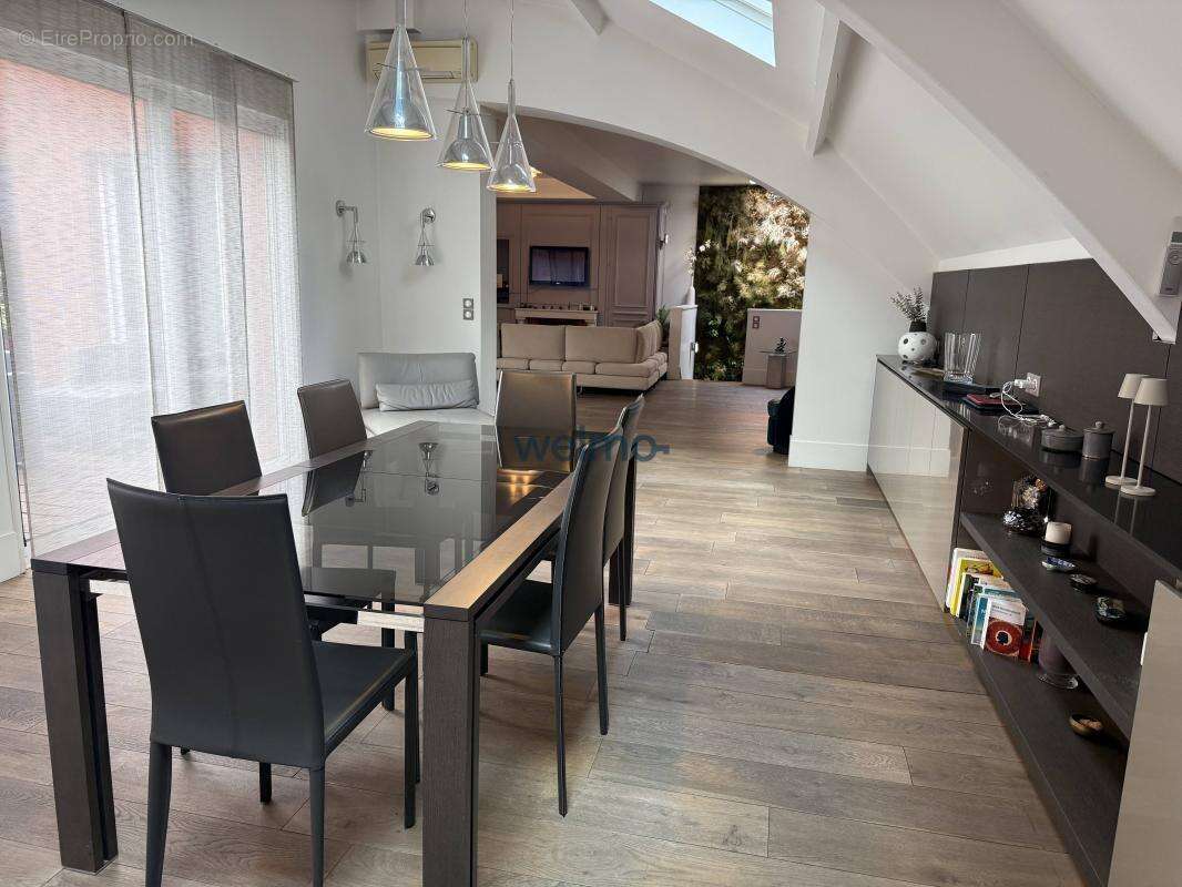Appartement à NEUILLY-SUR-SEINE