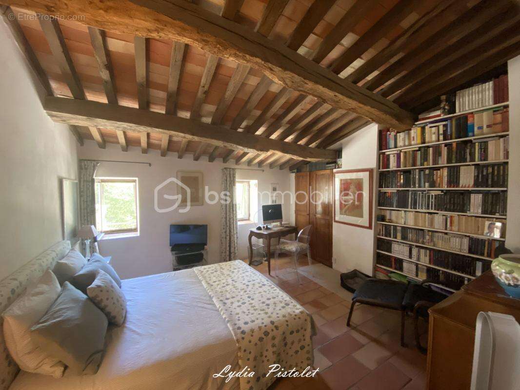 NOUVEAUTÉ - SAIGNON (84) - Authentique maison de village avec extérieur - photo 14