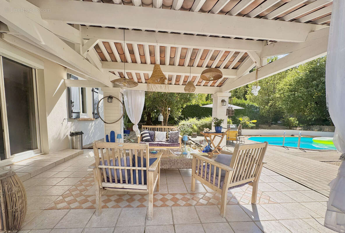 Maison à SAINT-CEZAIRE-SUR-SIAGNE