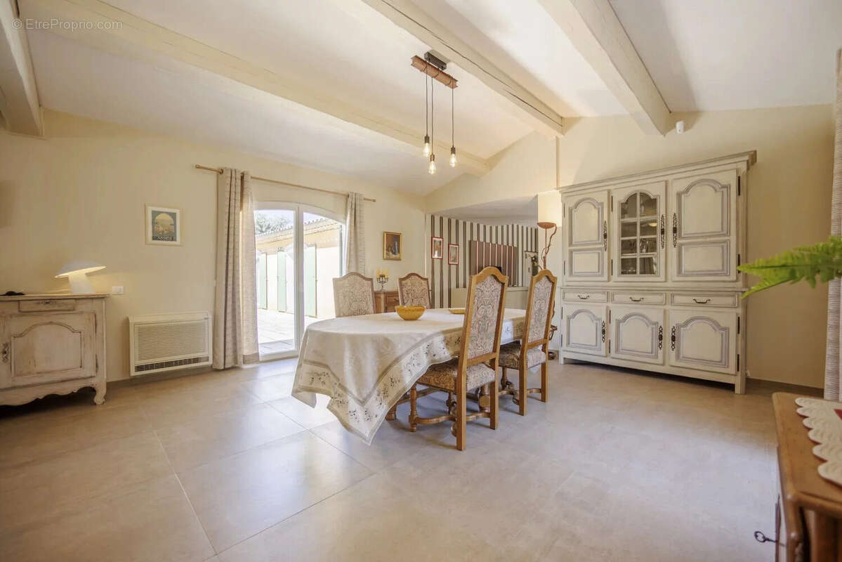 Maison à CALLIAN