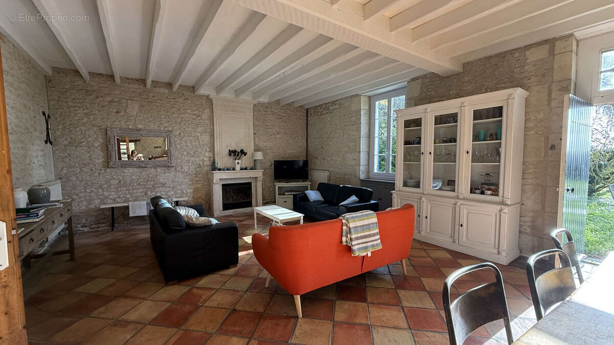 Maison à MORTAGNE-SUR-GIRONDE