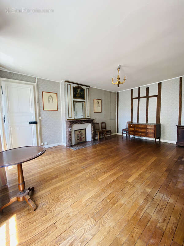 Maison à FONTAINEBLEAU