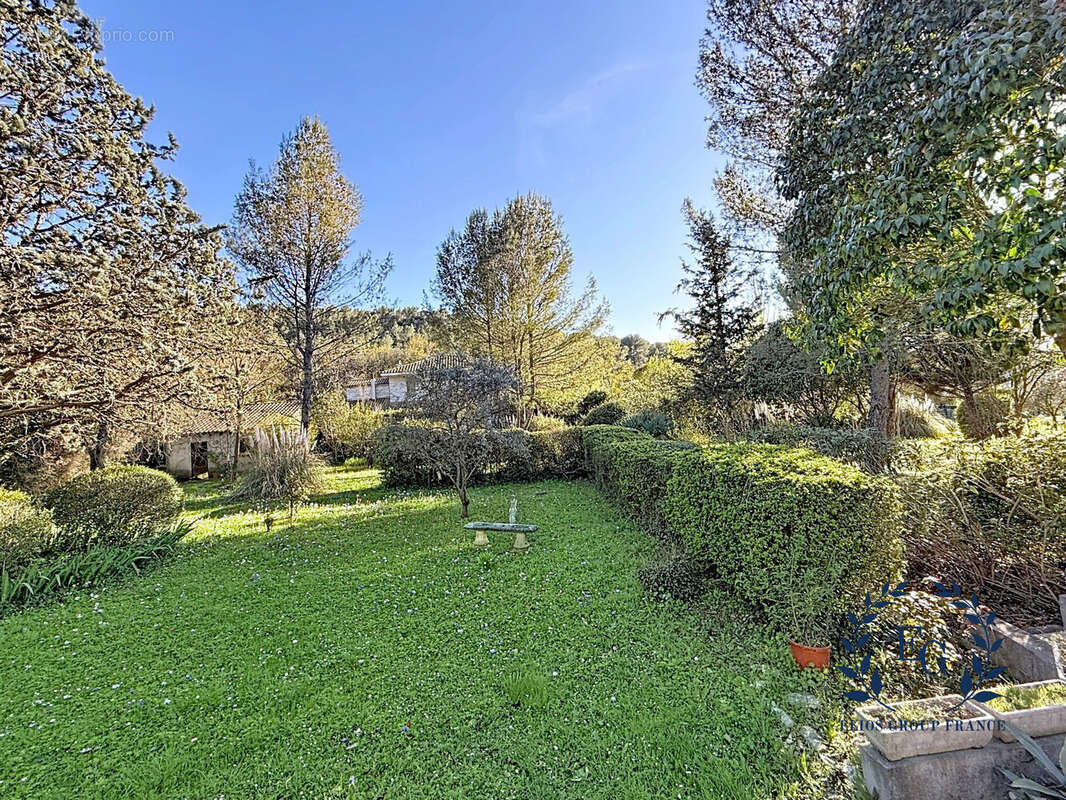 Terrain 727 m² à Prades-Le-Lez  - photo 2