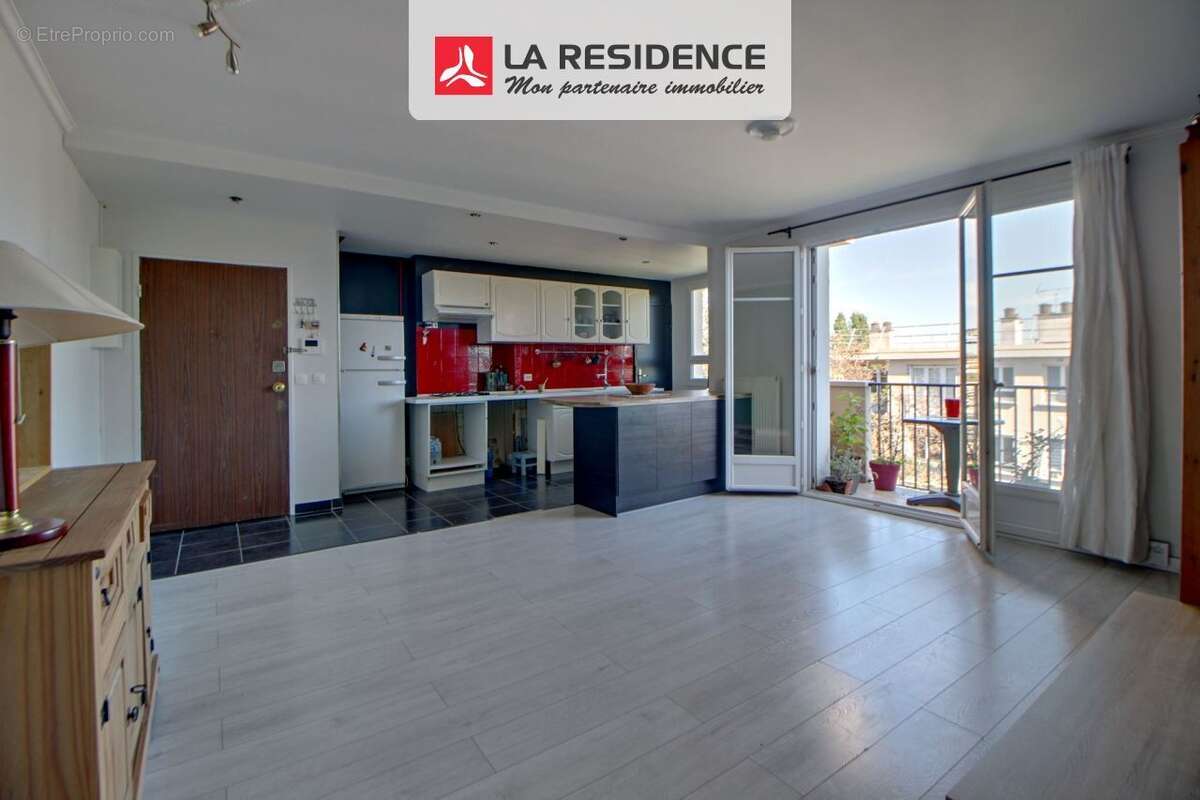 Appartement à LES CLAYES-SOUS-BOIS
