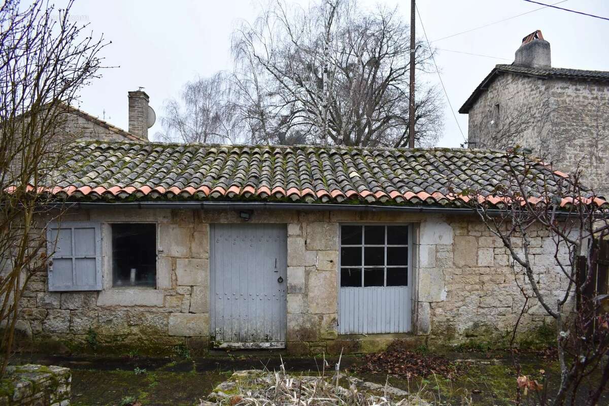 Belle et grande maison familiale à rafraîchir - photo 32