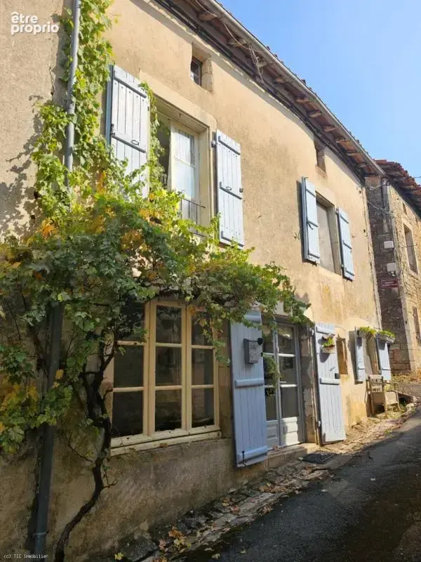 Belle maison en pierre au cœur du village pittoresque de Nanteuil-en-Vallée - photo 2