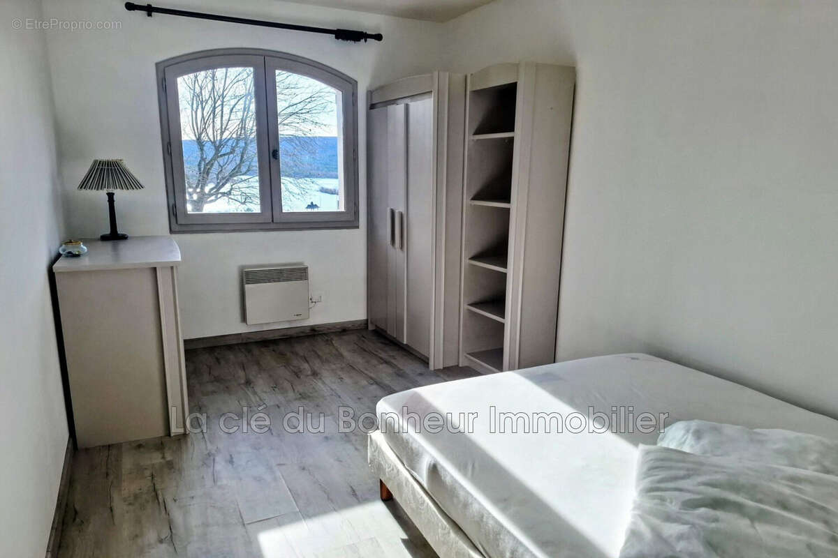 Maison à LES SALLES-SUR-VERDON